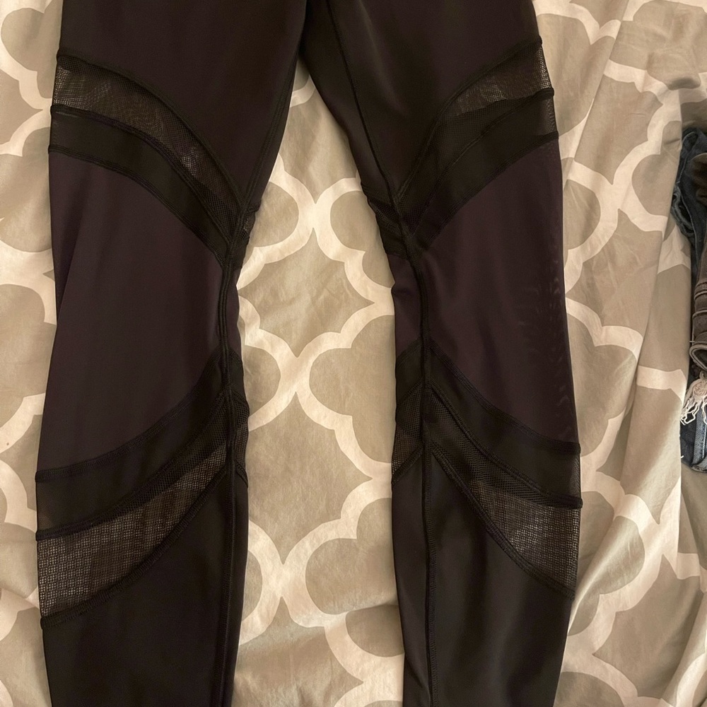 Lululemon mesh leggings size 10 Large